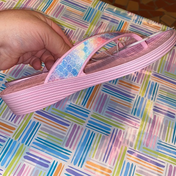 girls flip flops NWT Pink, nice soles, mermaid scales accents size 3/4 - Picture 13 of 16